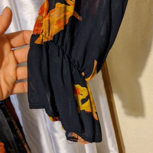 Sailor Collared Blouse - Picture 3 of 3